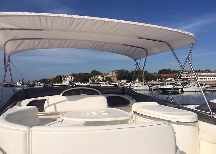 Azimut Къща-лодка